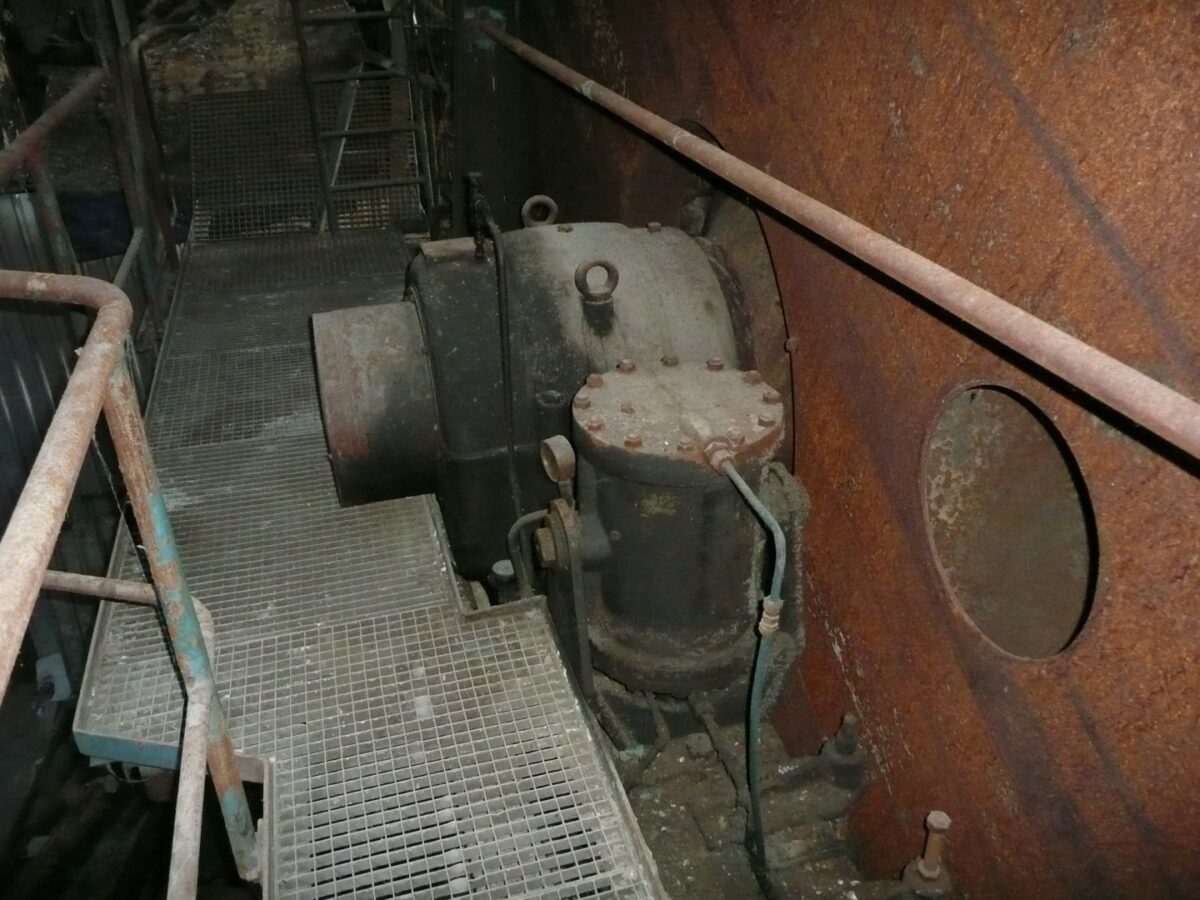 J25-82